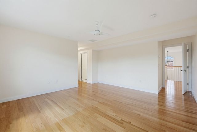 60 Lenox St 12, Norwood, MA 02062