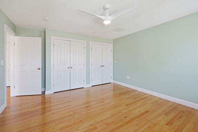 60 Lenox St 12, Norwood, MA 02062