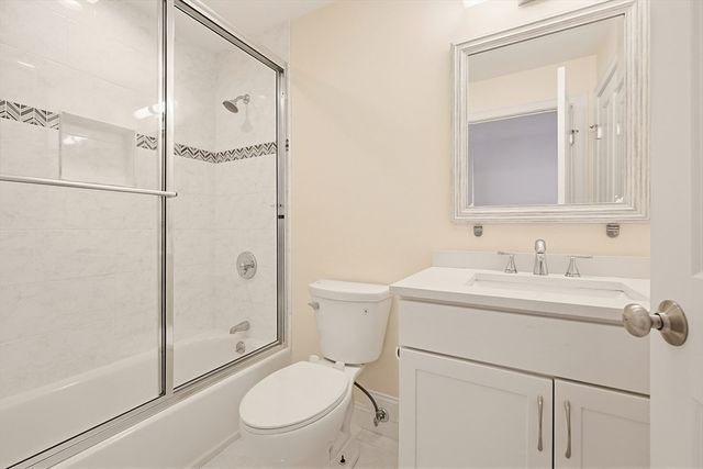 60 Lenox St 12, Norwood, MA 02062