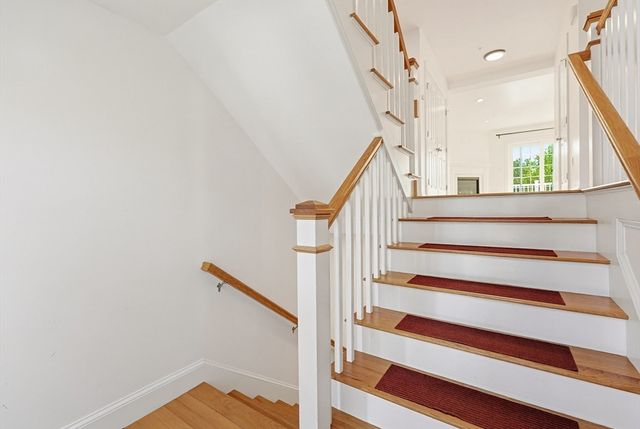 60 Lenox St 12, Norwood, MA 02062