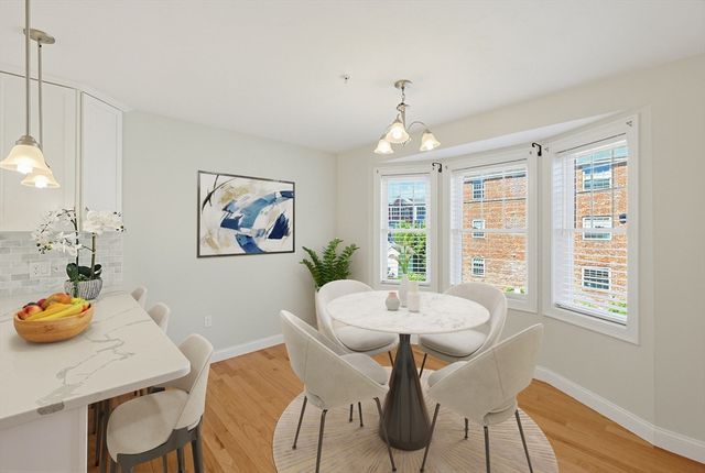 60 Lenox St 12, Norwood, MA 02062