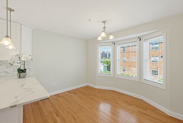 60 Lenox St 12, Norwood, MA 02062