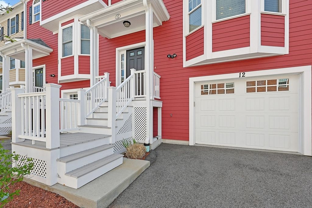 60 Lenox St 12, Norwood, MA 02062