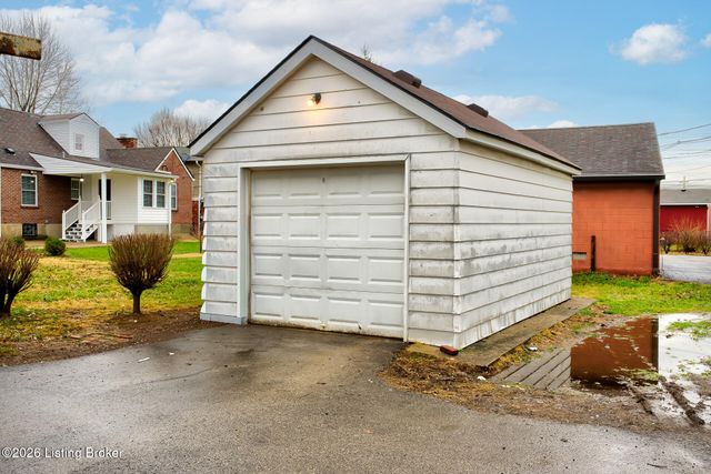 2662 Kings Hwy, Louisville, KY 40205