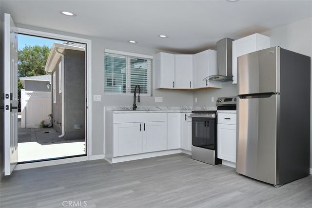 14336 Tiara Street, Van Nuys, CA 91401