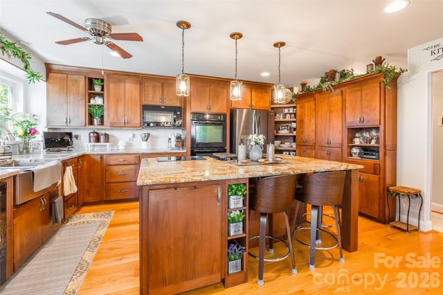 4205 Lake Shore Road S, Denver, NC 28037