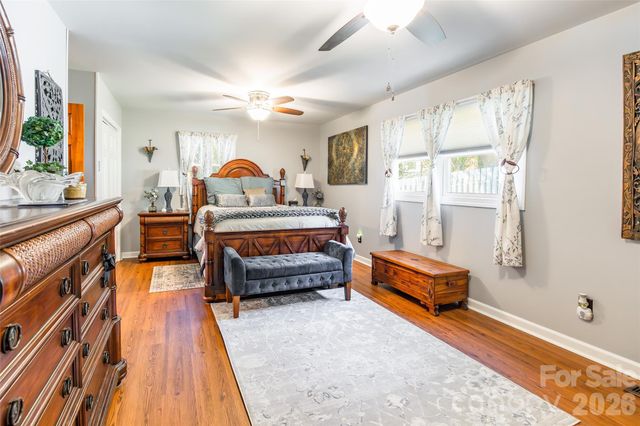 4205 Lake Shore Road S, Denver, NC 28037