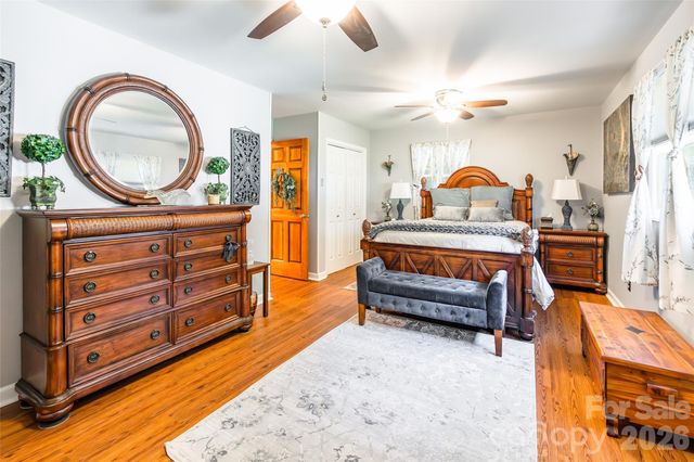 4205 Lake Shore Road S, Denver, NC 28037