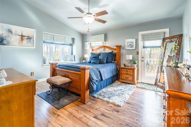 4205 Lake Shore Road S, Denver, NC 28037