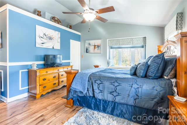 4205 Lake Shore Road S, Denver, NC 28037