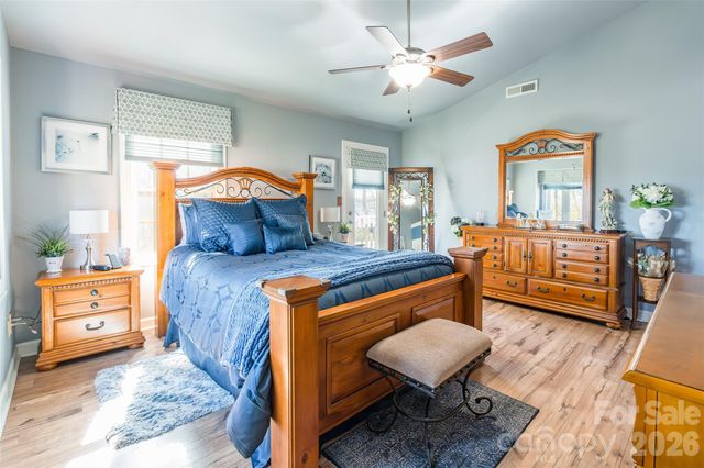 4205 Lake Shore Road S, Denver, NC 28037