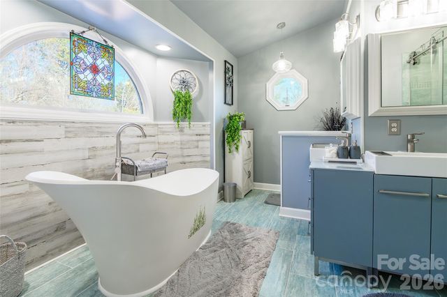 4205 Lake Shore Road S, Denver, NC 28037