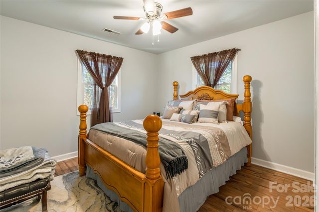 4205 Lake Shore Road S, Denver, NC 28037