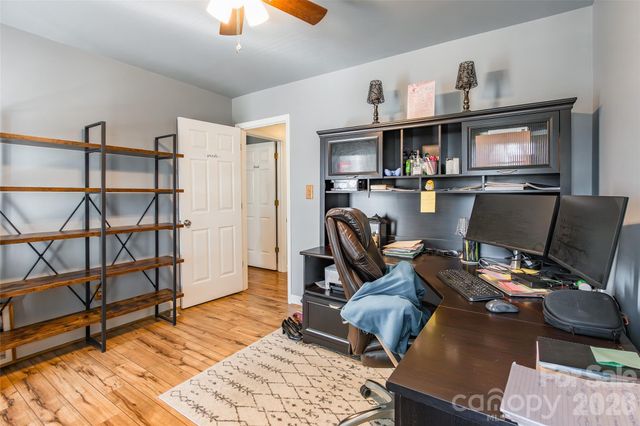4205 Lake Shore Road S, Denver, NC 28037