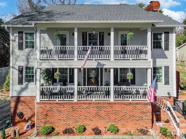 4205 Lake Shore Road S, Denver, NC 28037