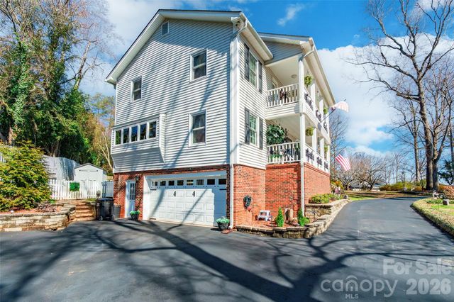 4205 Lake Shore Road S, Denver, NC 28037