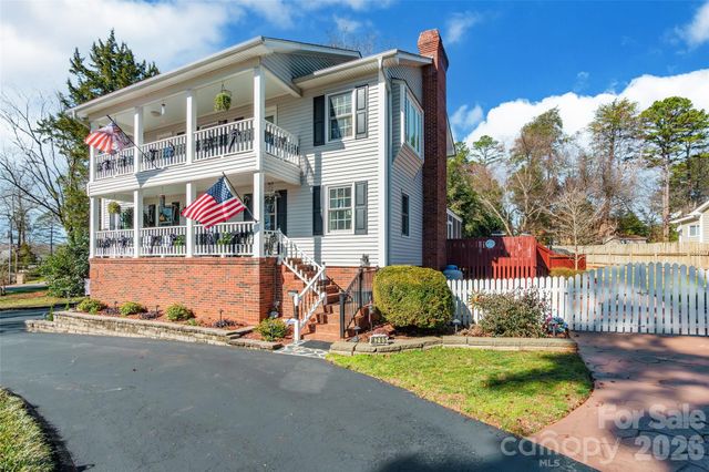 4205 Lake Shore Road S, Denver, NC 28037