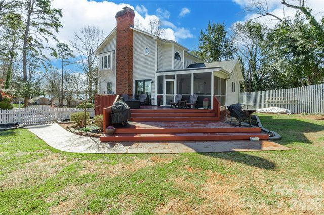 4205 Lake Shore Road S, Denver, NC 28037