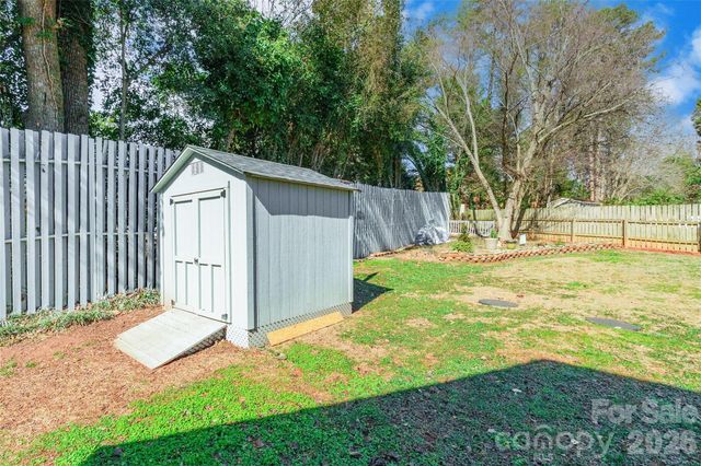 4205 Lake Shore Road S, Denver, NC 28037