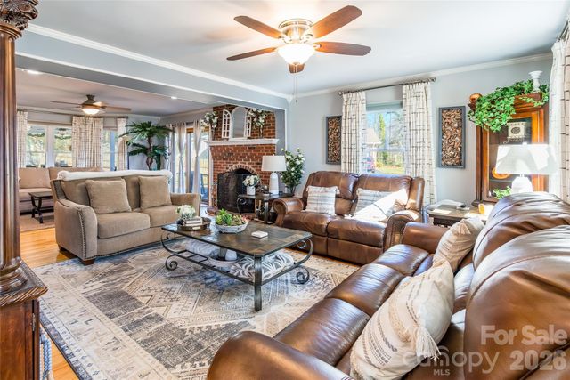 4205 Lake Shore Road S, Denver, NC 28037