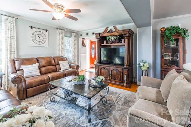 4205 Lake Shore Road S, Denver, NC 28037