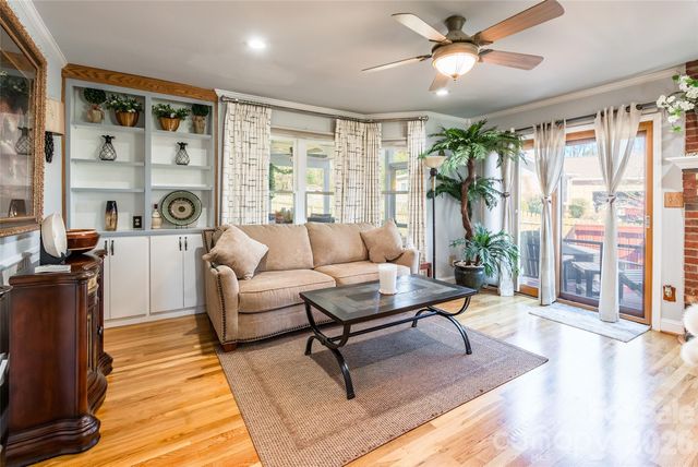4205 Lake Shore Road S, Denver, NC 28037