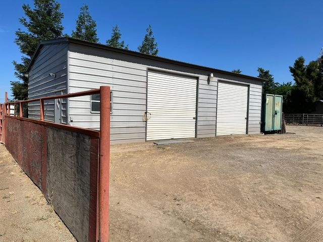 955 Elma St, Hickman, CA 95323