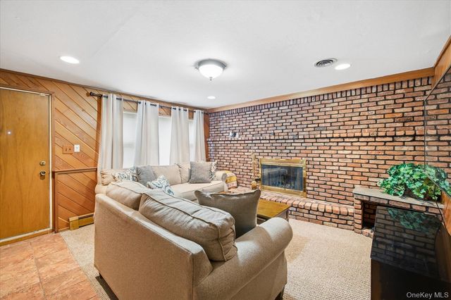 1634 Cynron Lane, East Meadow, NY 11554