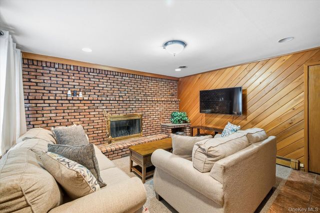 1634 Cynron Lane, East Meadow, NY 11554
