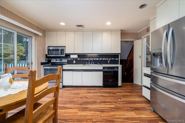 1634 Cynron Lane, East Meadow, NY 11554