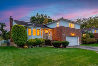 1634 Cynron Lane, East Meadow, NY 11554