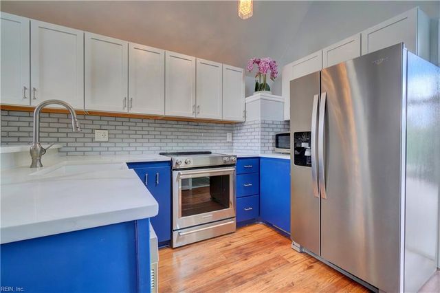 696 Mowbray Arch Apt 460, Norfolk, VA 23507