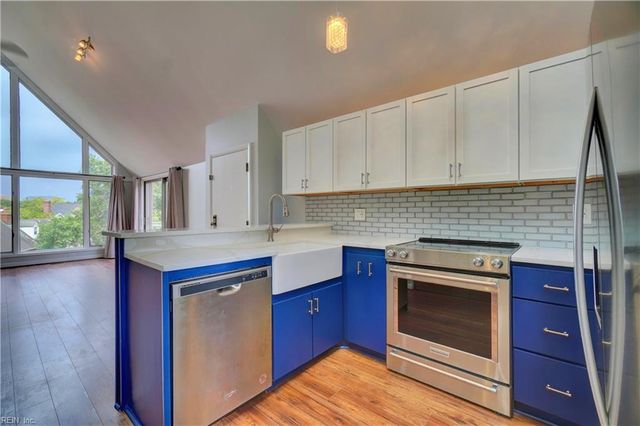 696 Mowbray Arch Apt 460, Norfolk, VA 23507