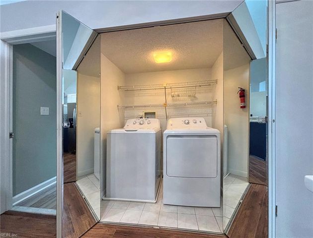 696 Mowbray Arch Apt 460, Norfolk, VA 23507