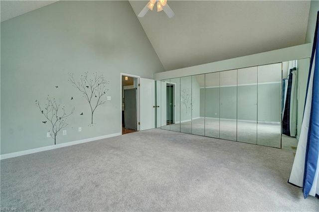 696 Mowbray Arch Apt 460, Norfolk, VA 23507