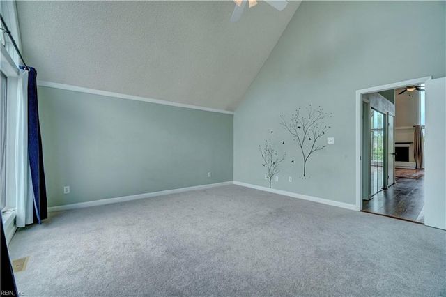 696 Mowbray Arch Apt 460, Norfolk, VA 23507