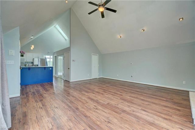 696 Mowbray Arch Apt 460, Norfolk, VA 23507
