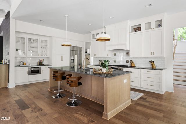 425 Ocoee Falls Drive, Chapel Hill, NC 27517