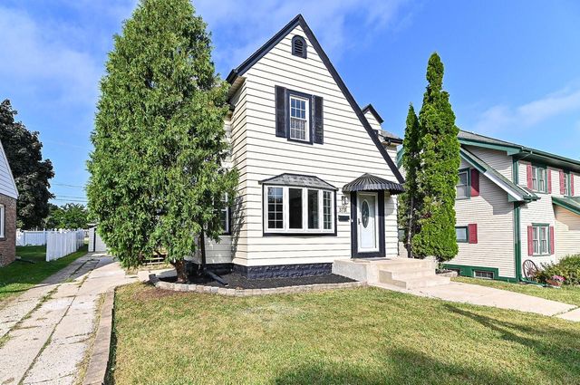 3731 S 56th STREET, Greenfield, WI 53220