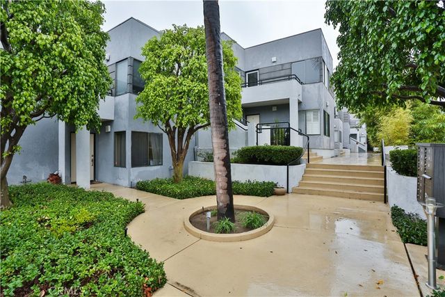 360 S Los Robles Avenue 6, Pasadena, CA 91101
