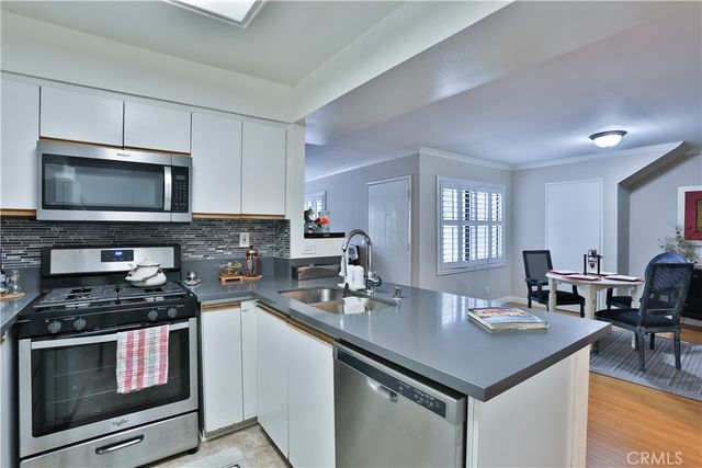 360 S Los Robles Avenue 6, Pasadena, CA 91101