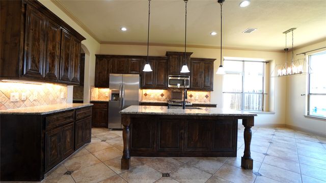 588 Deverson Drive, Rockwall, TX 75087