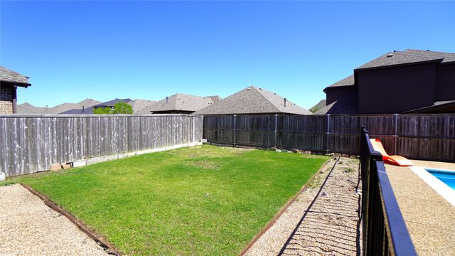 588 Deverson Drive, Rockwall, TX 75087