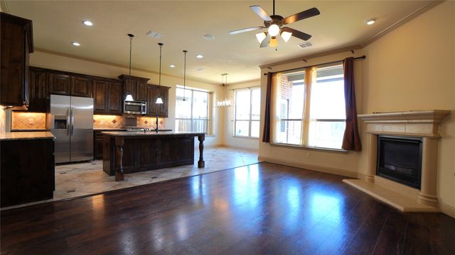 588 Deverson Drive, Rockwall, TX 75087