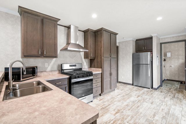 370 68th Street, Casco Twp, MI 49090