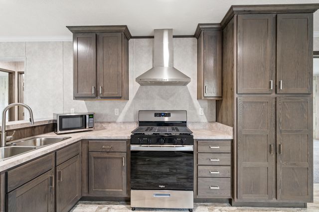 370 68th Street, Casco Twp, MI 49090