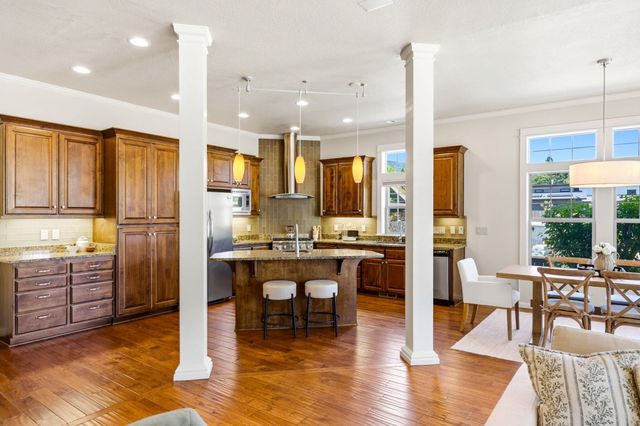 403 Briscoe Place, Ashland, OR 97520