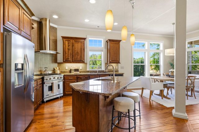 403 Briscoe Place, Ashland, OR 97520