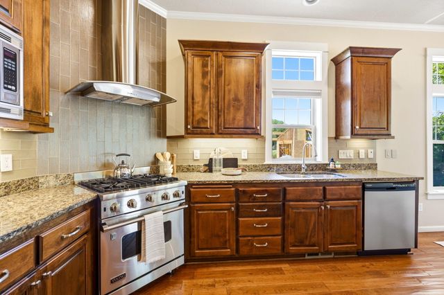 403 Briscoe Place, Ashland, OR 97520