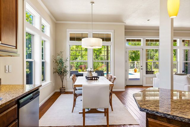 403 Briscoe Place, Ashland, OR 97520